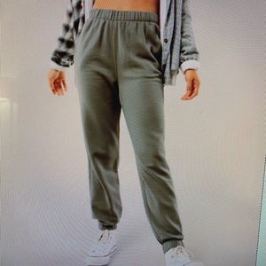 HOLLISTER Brand new ultra high rise sweatpants. size SMALL.